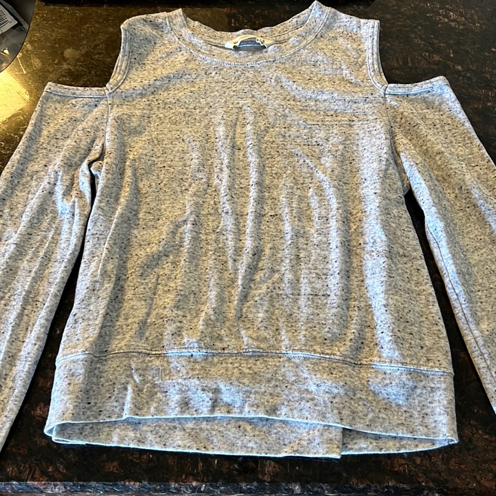 Woman's long sleeve hollister tee. Size S. Gray